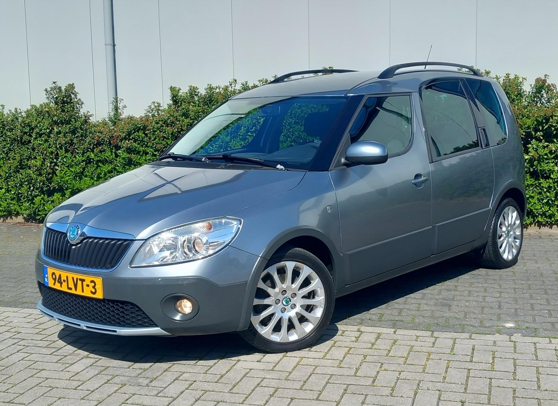 SKODA Roomster 1.2 TSI 105pk Ambition Airco, Voorwielaandrijving, Gebruikt, Zwart, 4 cilinders