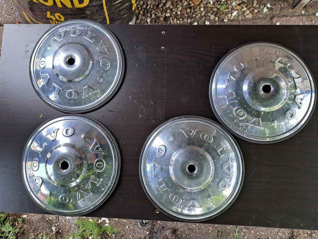 Set wieldoppen Volvo 140 serie, Auto diversen, Wieldoppen, Ophalen of Verzenden
