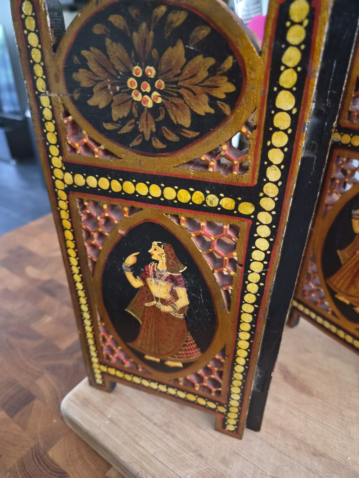Vintage Indiaas handbeschilderd houten mini-kamerscherm, Ophalen, Hout, Gebruikt, Meerkleurig