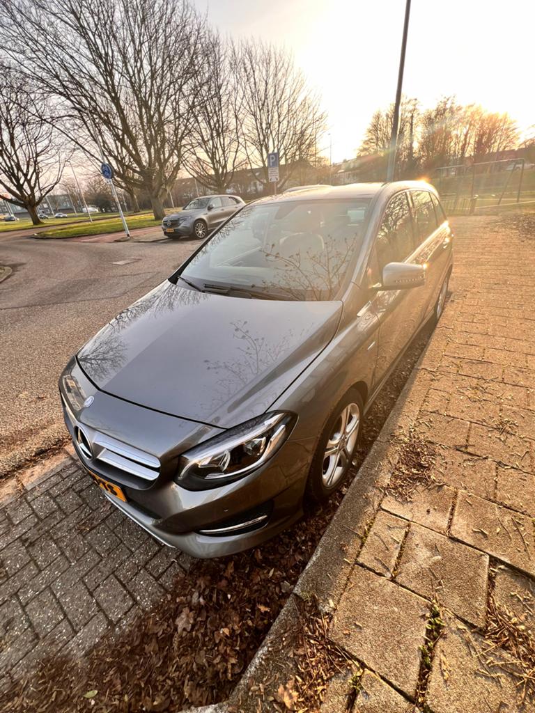 Mercedes-Benz B-Klasse 1.6 B180 5DRS BE Dct7 2015, 1325 kg, 4 cilinders, 122 pk, 1595 cc