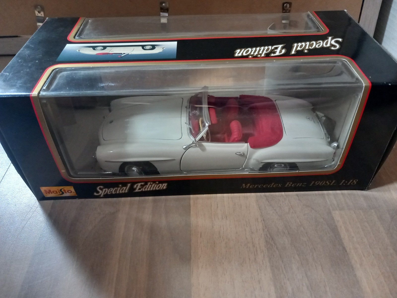 Maisto Mercedes Benz 190SL 1:18 Special Edition, Ophalen of Verzenden, Gebruikt, Auto, Maisto