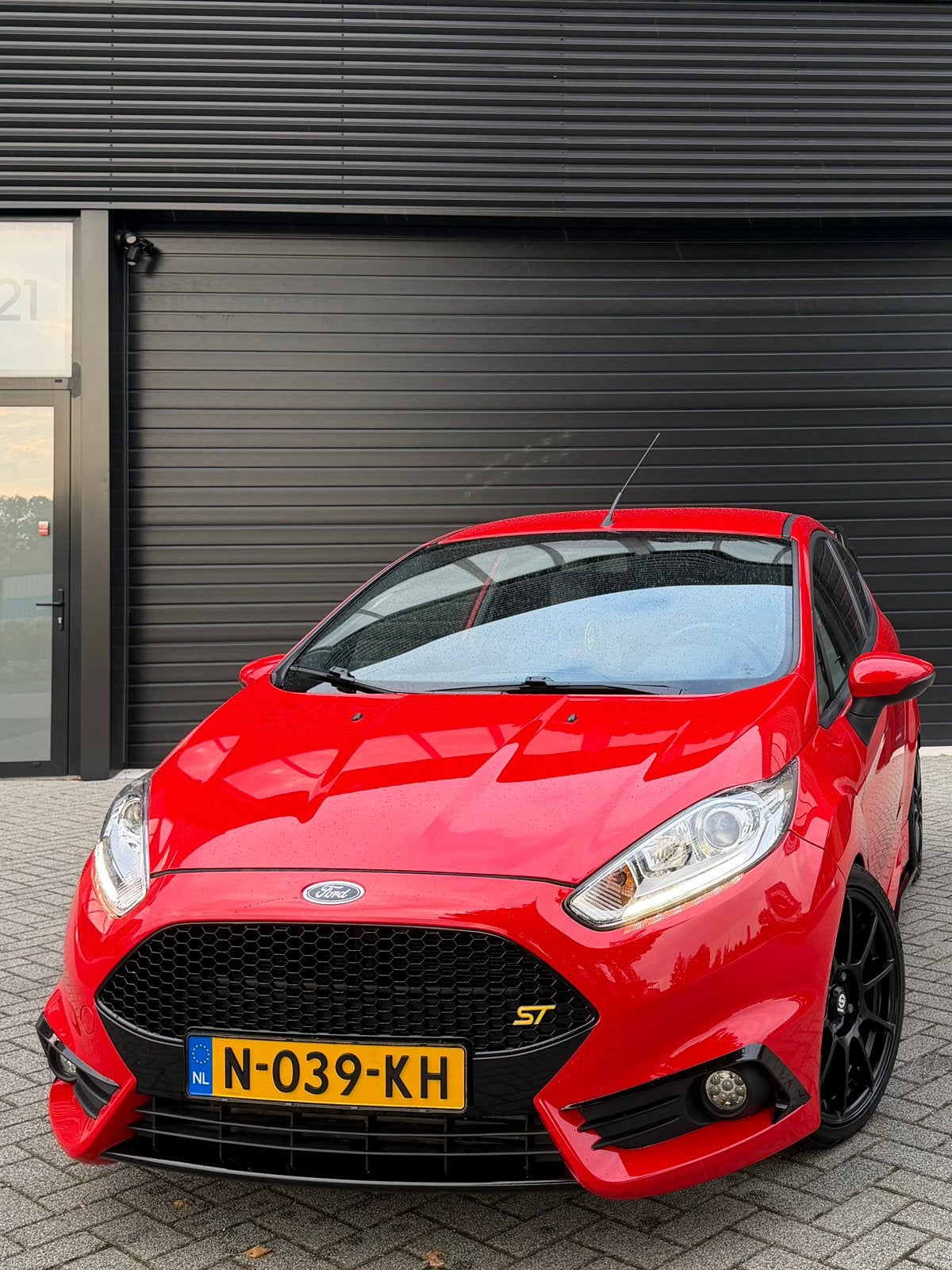 Ford Fiësta ST 1.6 Ecoboost 182PK 2015 Rood, Auto's, Voorwielaandrijving, 1596 cc, 1063 kg, 4 cilinders