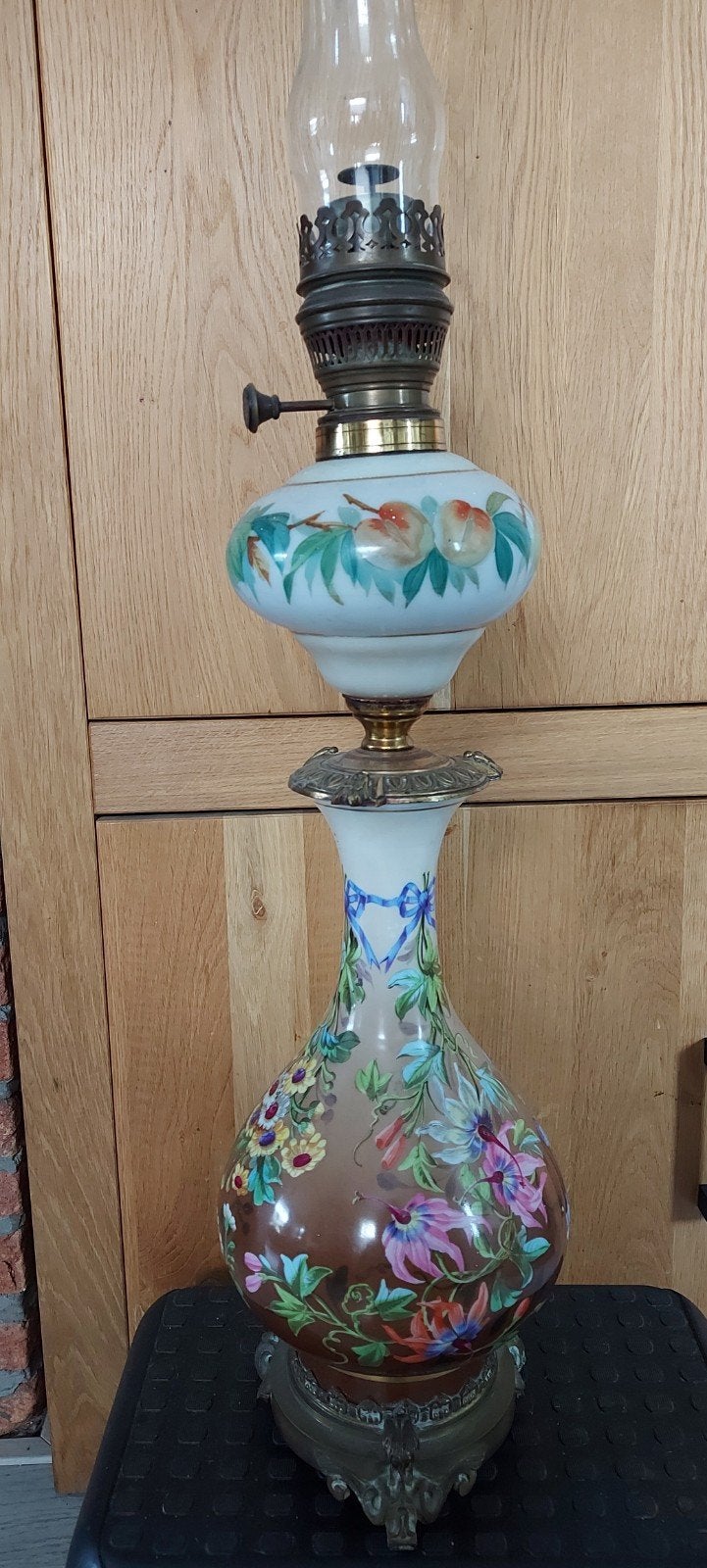 Antieke olielamp met handgeschilderde bloemen, Antiek en Kunst, Antiek | Lampen, Ophalen