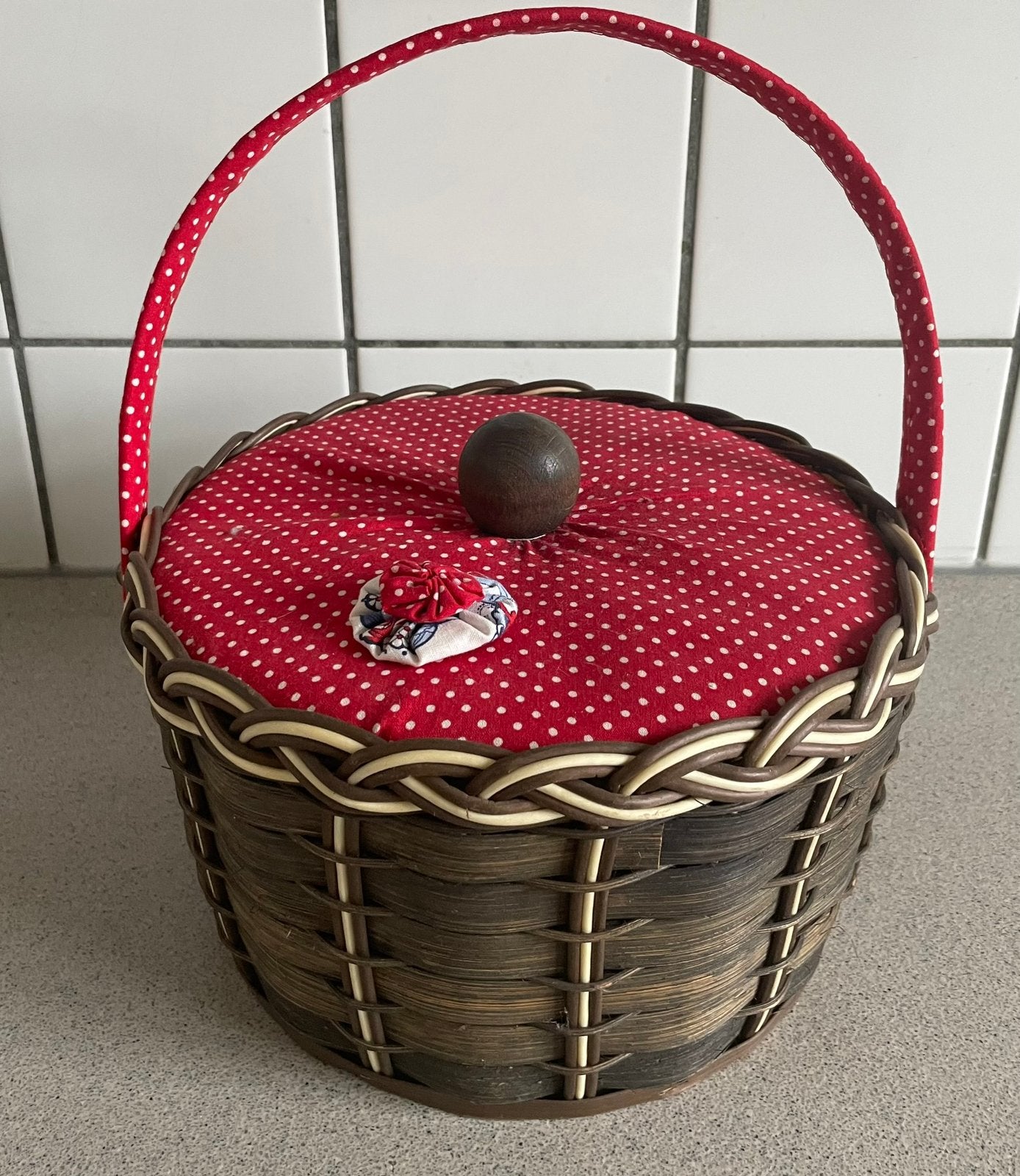 Vintage naaimand naaimandje rood met witte stippen retro, Ophalen of Verzenden, Zo goed als nieuw