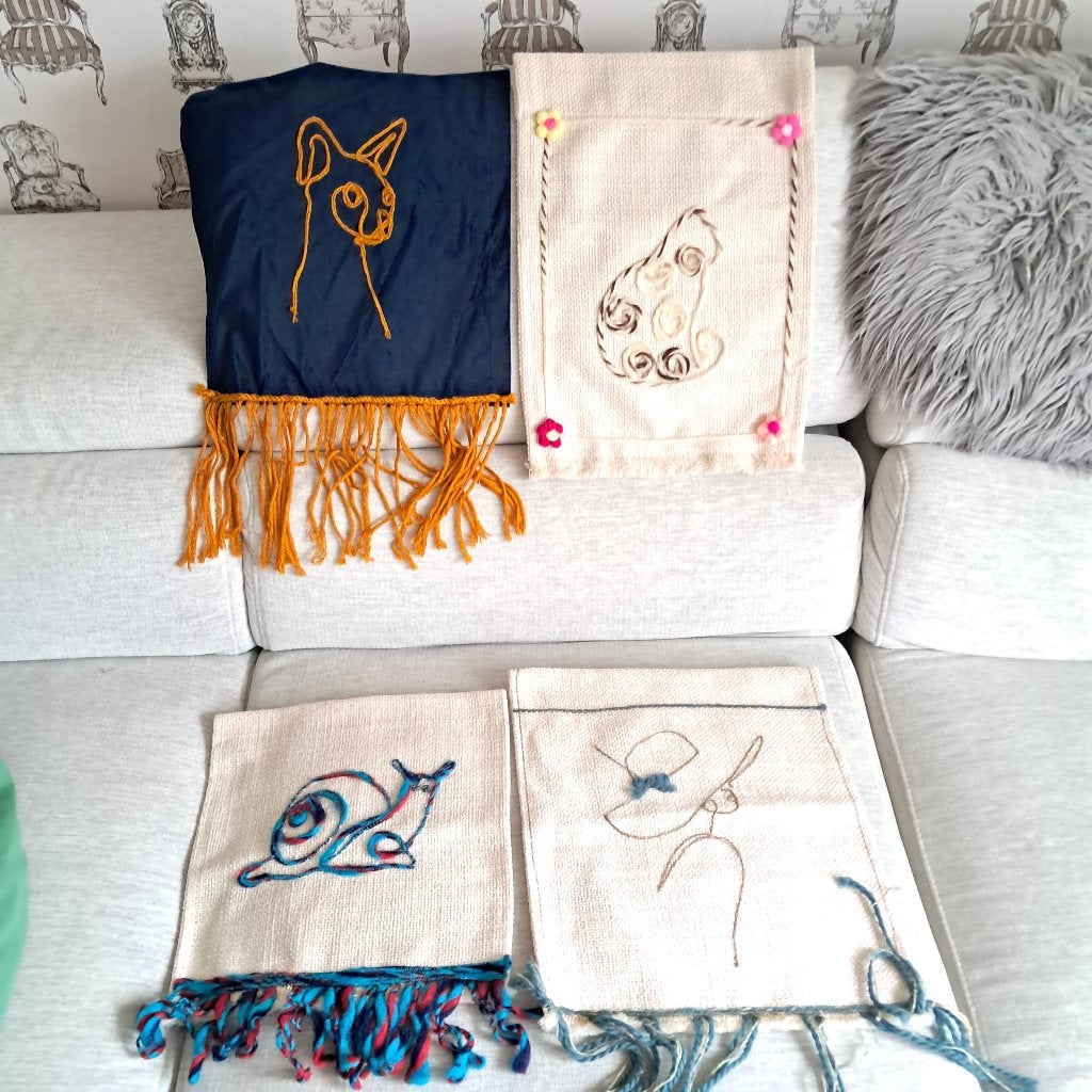 Handgemaakte wandkleedjes Sphynx kat slak vrouw €7,50-10,00, -, Handgemaakt, -, Nieuw