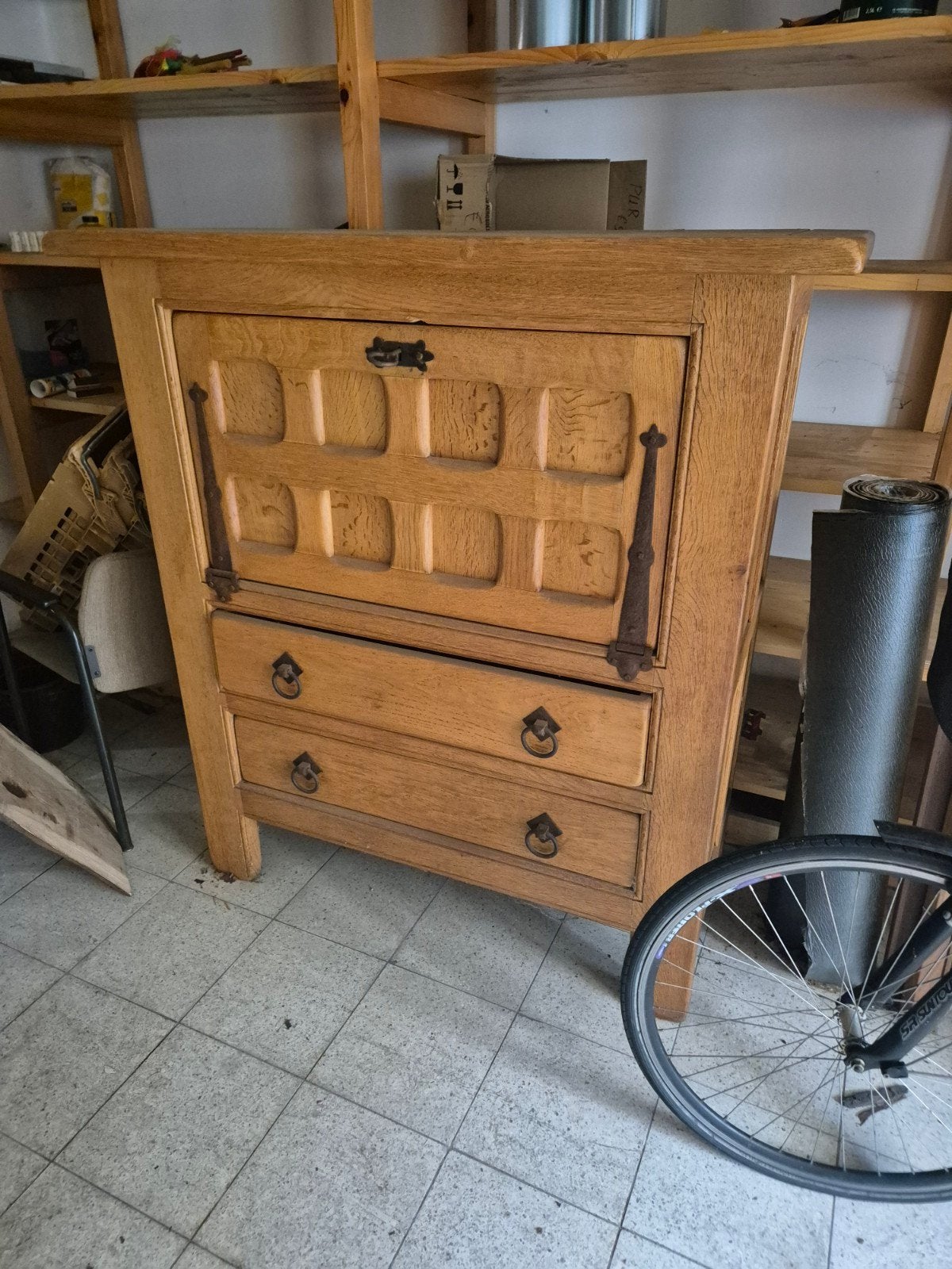 Eikenhouten secretaire met Delfts blauwe tegels, Ophalen