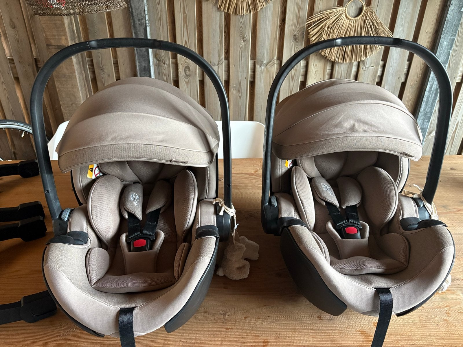 Britax Römer autostoeltjes tweeling + adapters Bugaboo, Ophalen, Romer, Gebruikt, Isofix