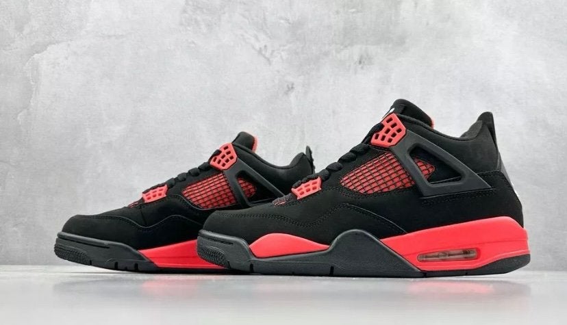 Jordan 4 red thunder, Kleding | Heren, Schoenen, Ophalen of Verzenden, Zo goed als nieuw, Zwart
