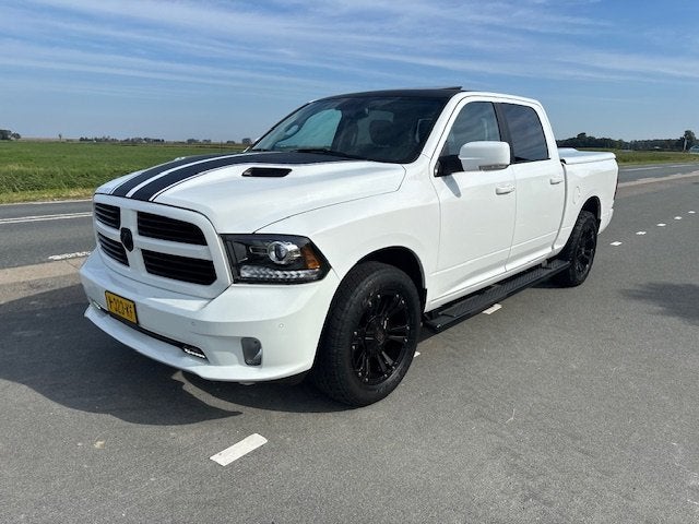 Dodge Ram sport lpg 4x4 financiering v/a 350 p/m, Auto's, Automaat, Dealer onderhouden, Gebruikt, 5654 cc