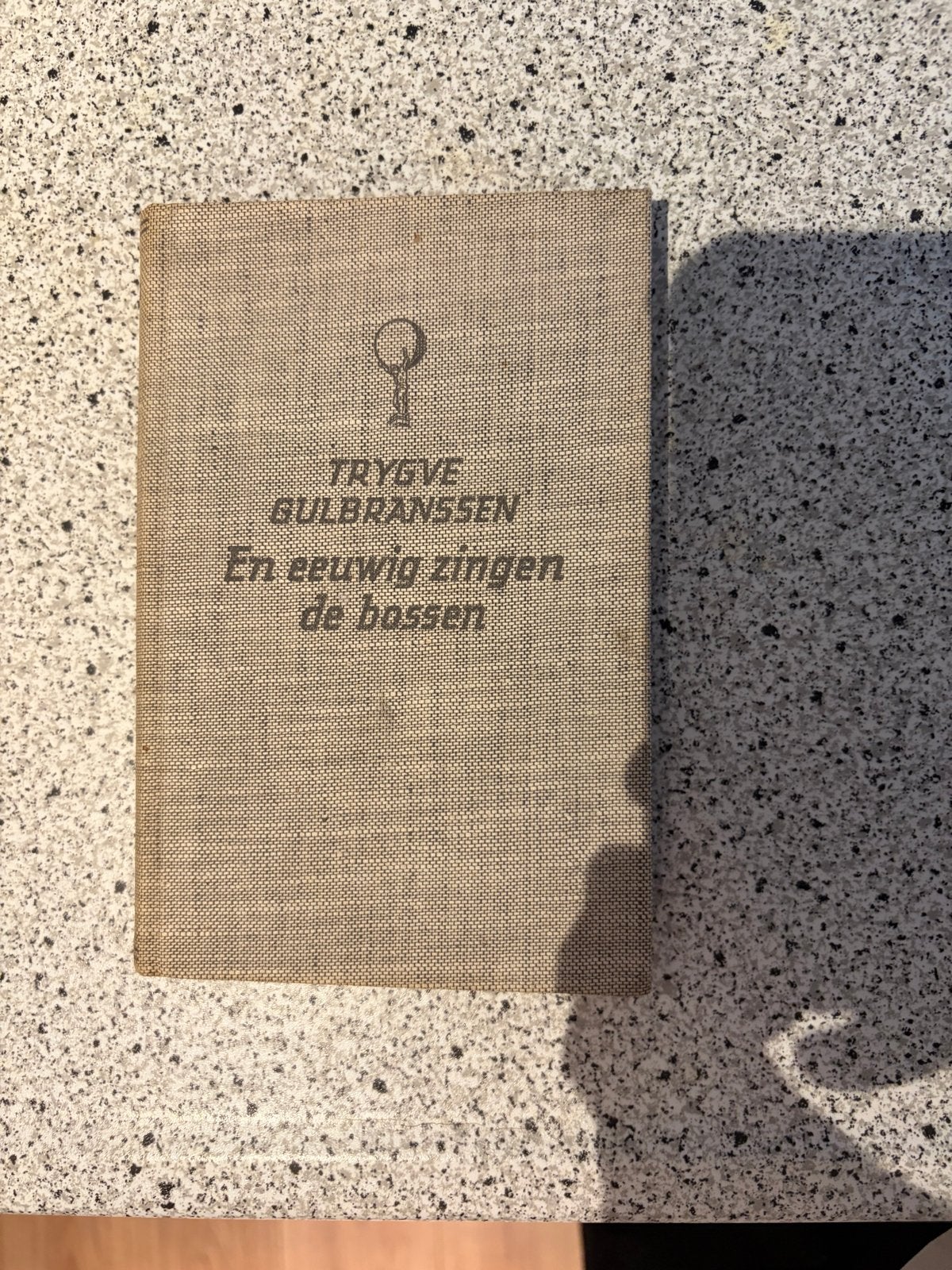 Trygve Gulbranssen - En eeuwig zingen de bossen, Boeken, Ophalen of Verzenden, Gelezen, Europa overig
