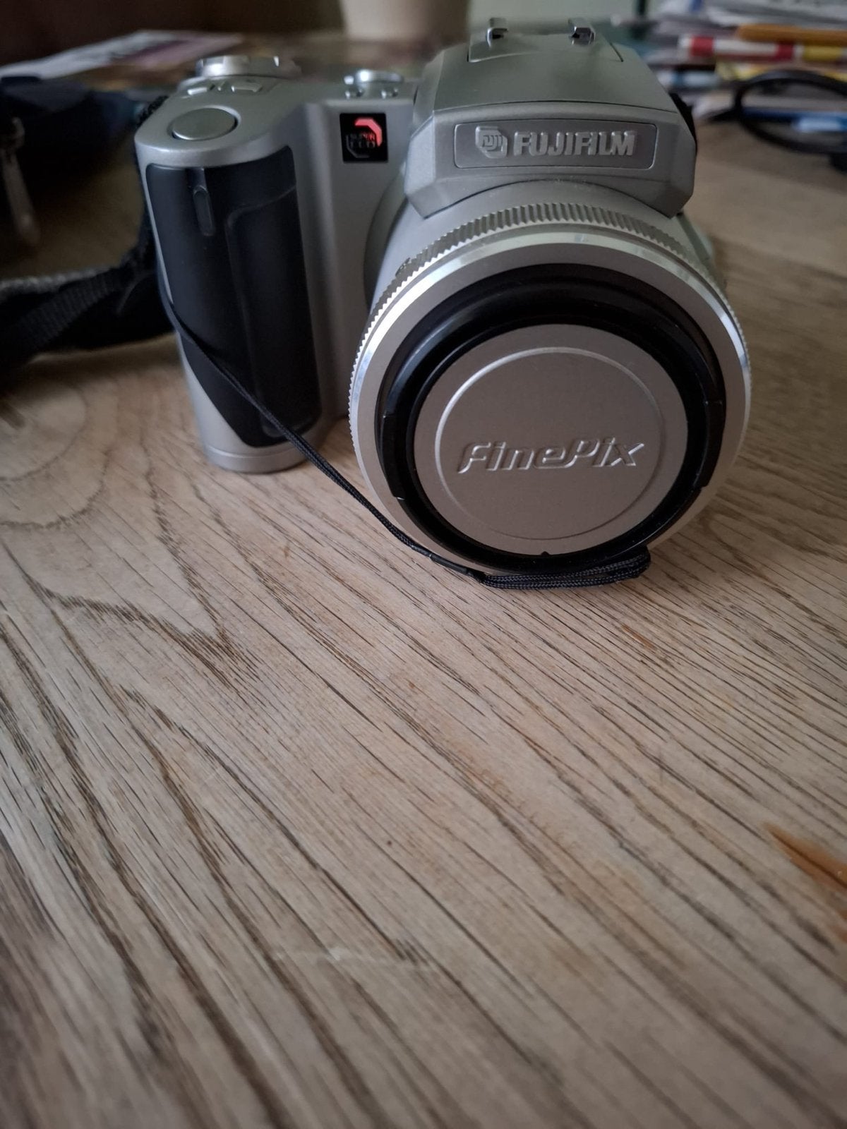 Fuji digitale camera 4900 Zoom met toebehoren en luxe tas, Ingebouwde flitser, Gebruikt, Verzenden, Fujifilm