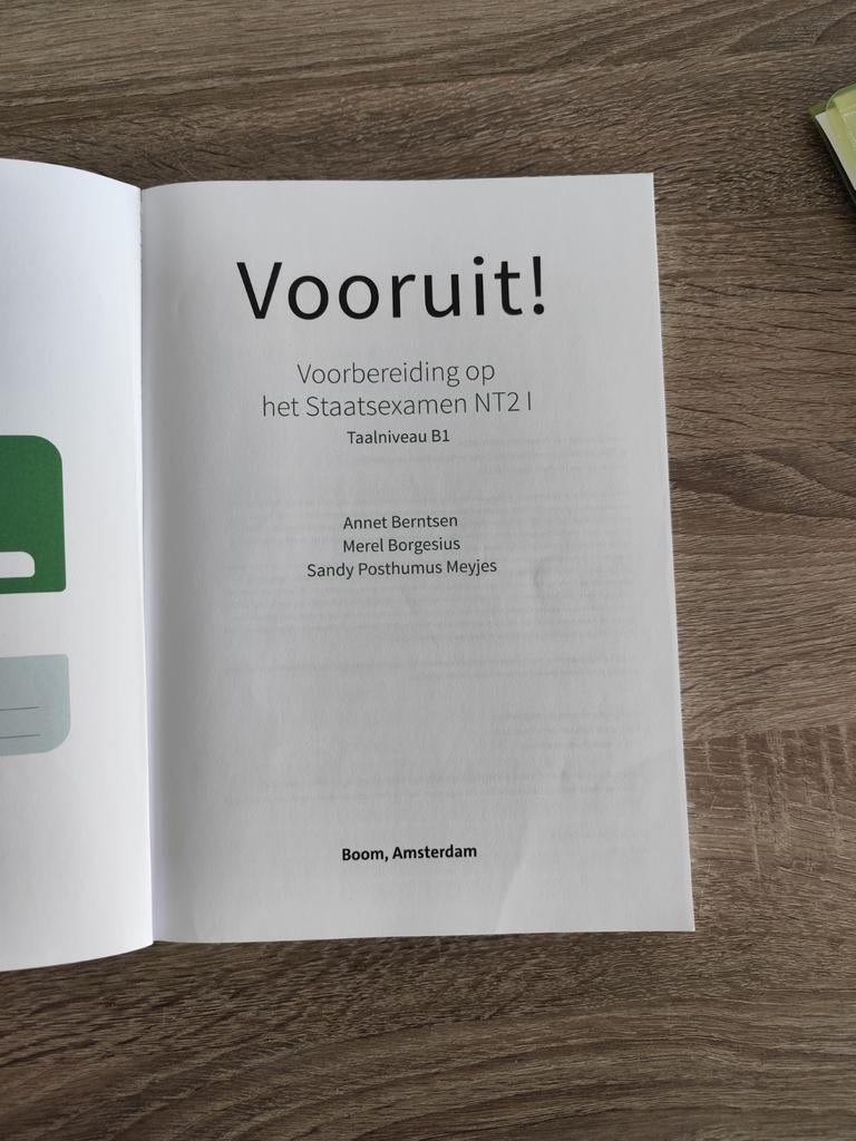 Vooruit staatsexamen NT2, Ophalen of Verzenden, Zo goed als nieuw