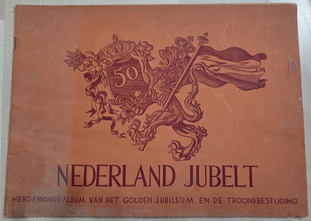 Uitgave 'Nederland Jubelt' Troonsbestijging Juliana, Ophalen of Verzenden, Gebruikt, Nederland, Tijdschrift of Boek