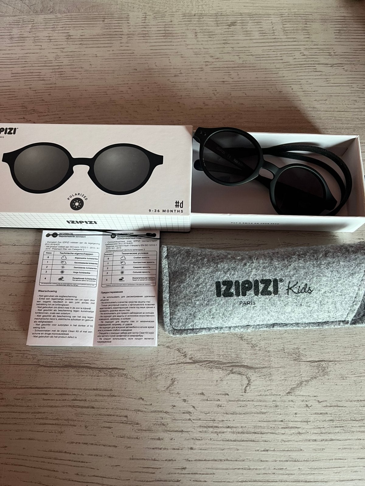Izipizi baby/kinder zonnebril zwart, Ophalen of Verzenden, Zo goed als nieuw