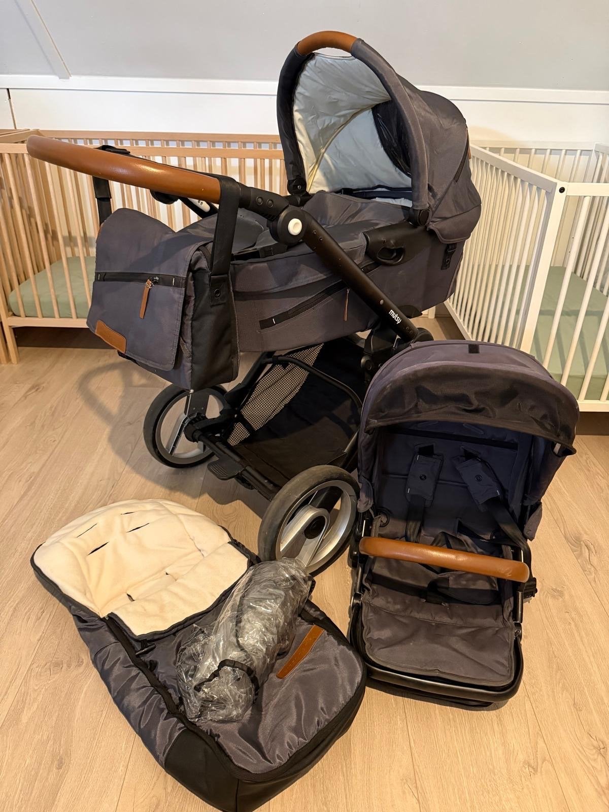Kinderwagen Mutsy 3-in-1 met reiswieg en buggy – grijs/bruin, Ophalen, Gebruikt, Combiwagen, Met reiswieg