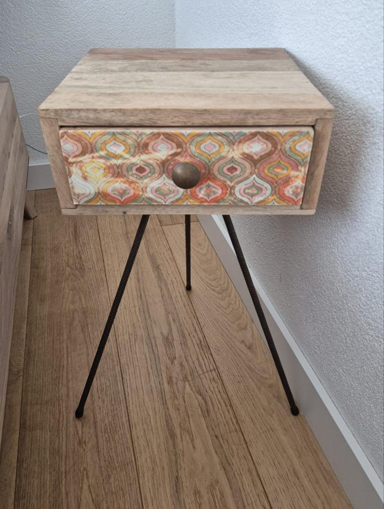 Set van 2 houten bijzettafels met lade, Huis en Inrichting, Tafels | Bijzettafels, Minder dan 55 cm, Gebruikt, Ophalen of Verzenden
