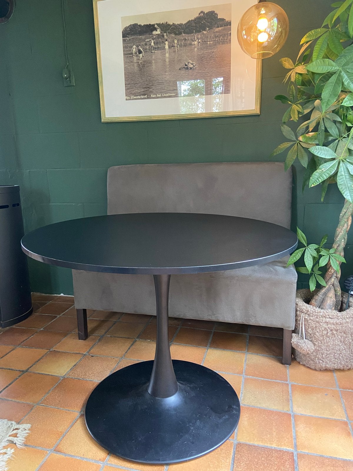 Zwarte ronde eettafel met trompetvoet, Ophalen, Gebruikt, 100 tot 150 cm, Rond