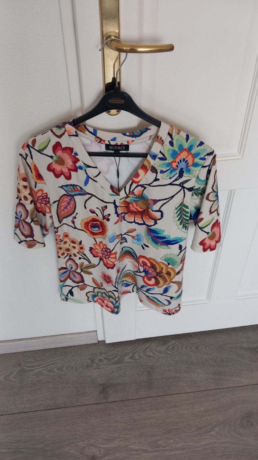 NIEUW!! *MI PIACE* MULTICLOR EMBROIDERED BLOOM PRINT SHIRT., Meerkleurig, Nieuw, Ophalen of Verzenden, Korte mouw