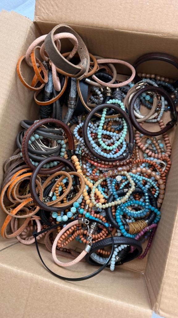 Zelf sierraden armbanden oorbellen maken restant, Ophalen of Verzenden, Nieuw, Overige kleuren, Overige materialen