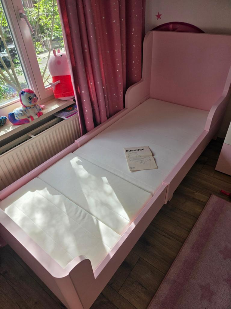IKEA BUSUNGE uitschuifbaar kinderbed met matras, Kinderen en Baby's, Nieuw, 70 tot 85 cm, 180 cm of meer, Ophalen