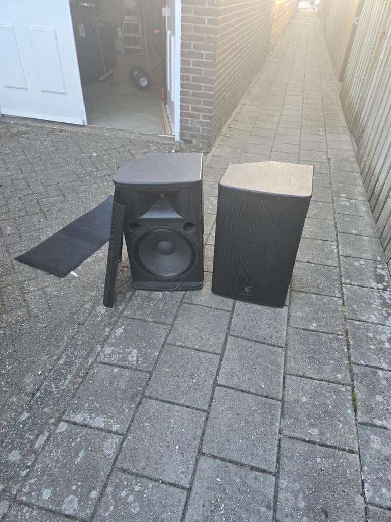 Electro Voice ELX 115P 2 x, Ophalen, 120 watt of meer, Overige typen, Overige merken