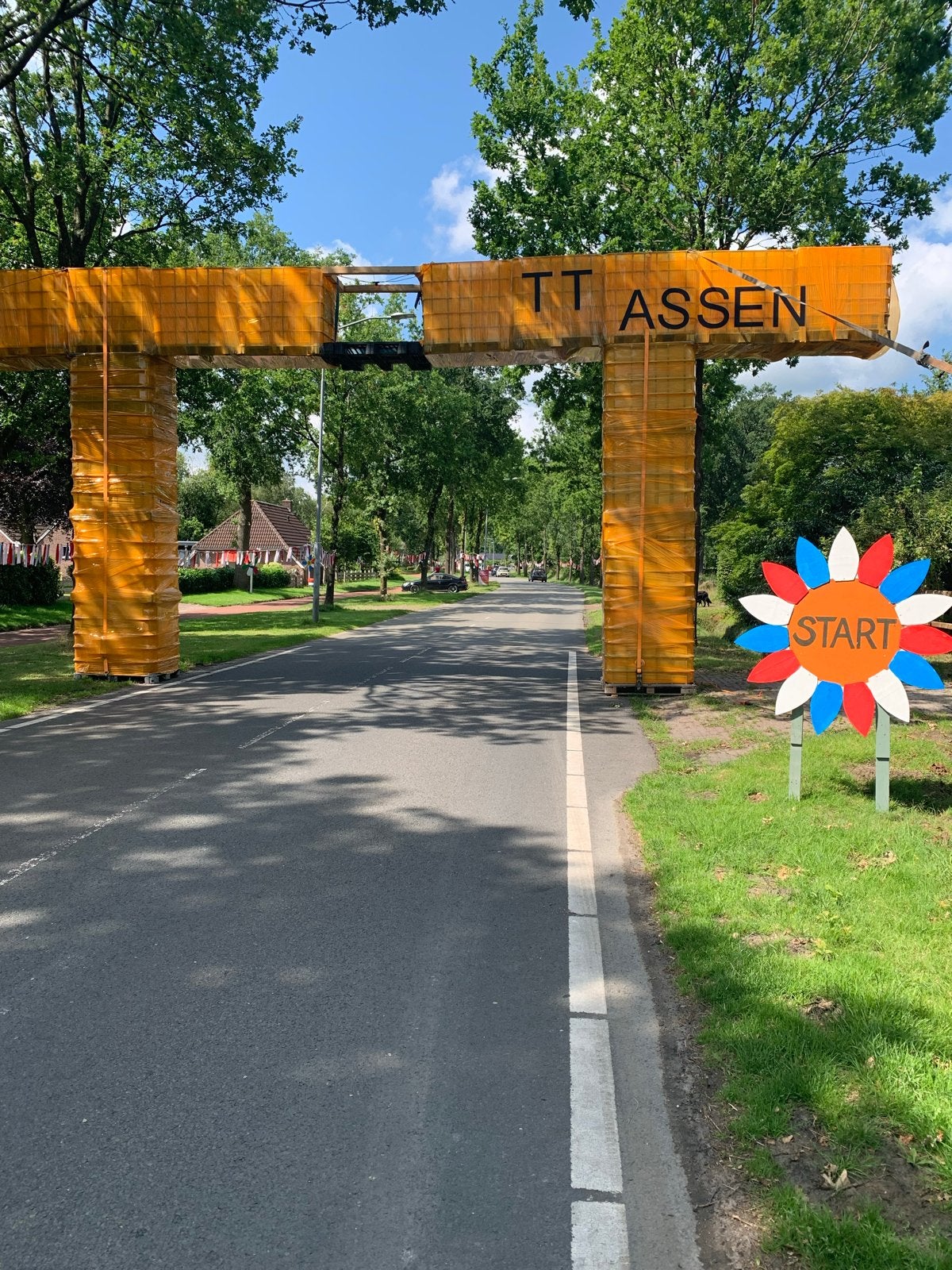 Oostermoer complete TT straat & kar versiering, Ophalen, Gebruikt