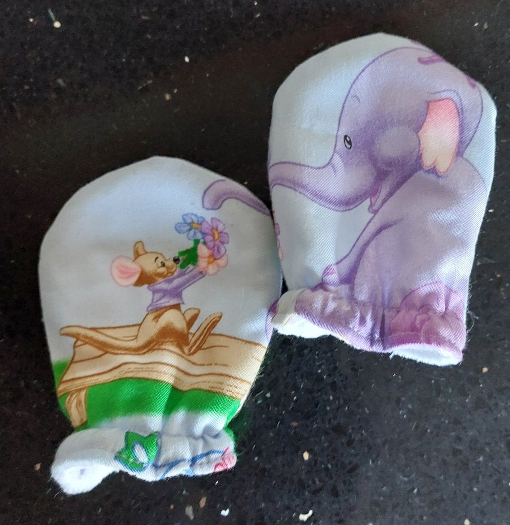 nieuw- anti krab wantjes Lollifant ( Pooh) 0- 3mnd, Kinderen en Baby's, Babykleding | Mutsen, Sjaals en Wanten, Maat 50, Jongetje of Meisje