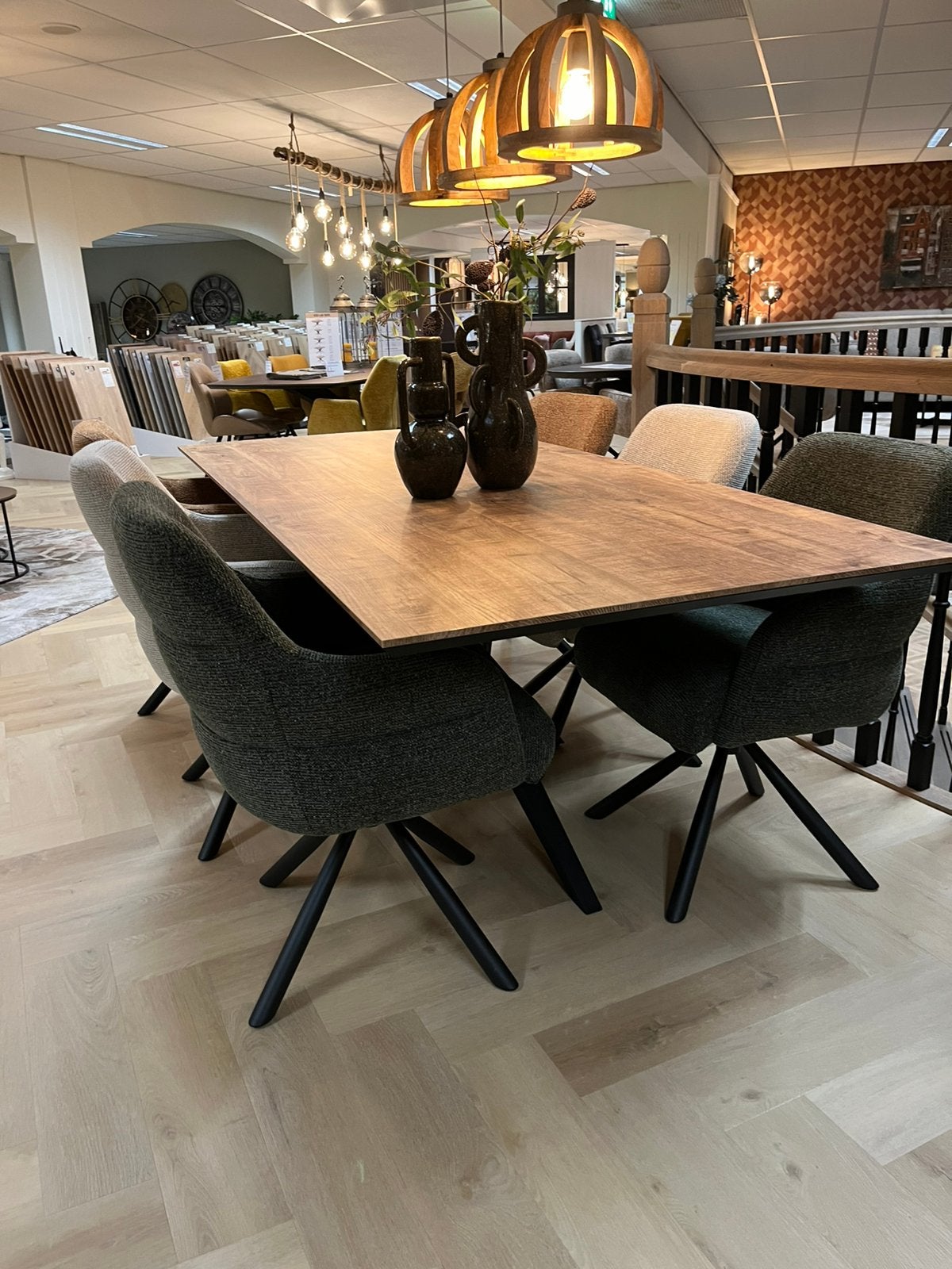 Op voorraad : eetstoelen draaibaar in 3 kleuren nu 175.- st, Ophalen, Overige kleuren, Nieuw, Stof