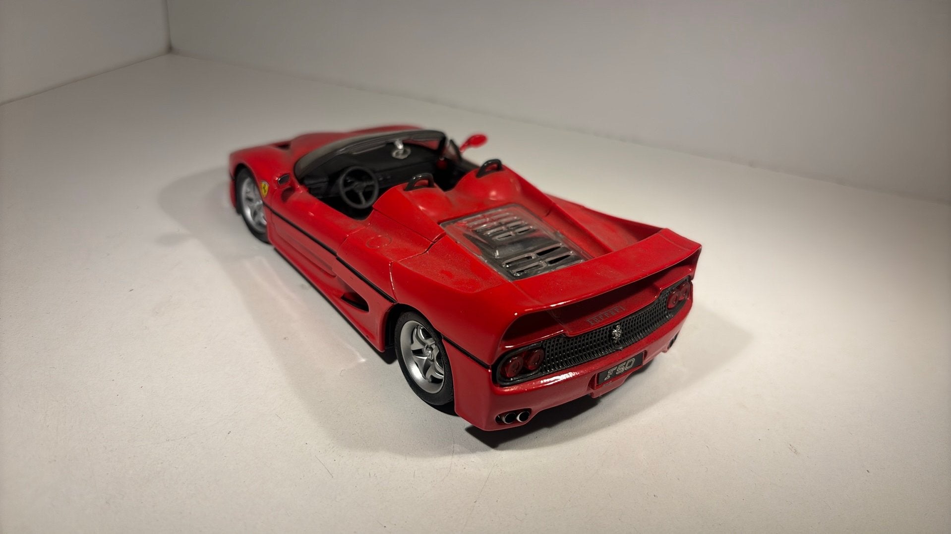 Ferrari f50 spyder maisto 1.24, Hobby en Vrije tijd, Modelauto's | 1:24, Maisto, Ophalen of Verzenden, A, A