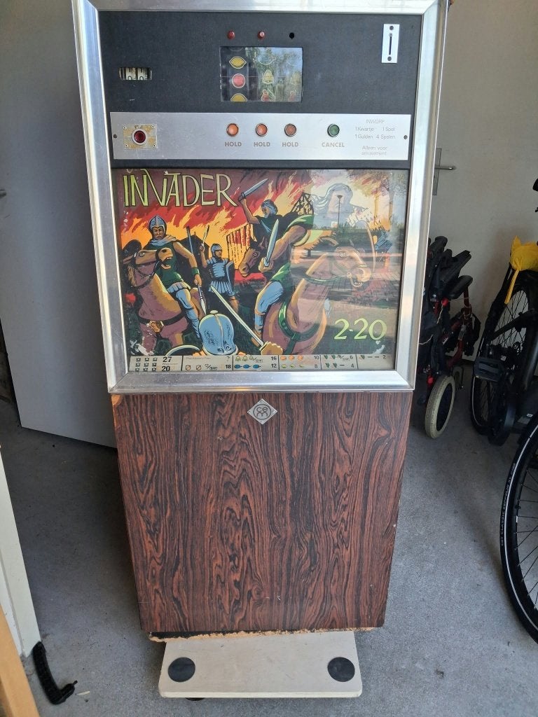 Vintage gokkast Invader, Gulden, Ophalen, Gebruikt