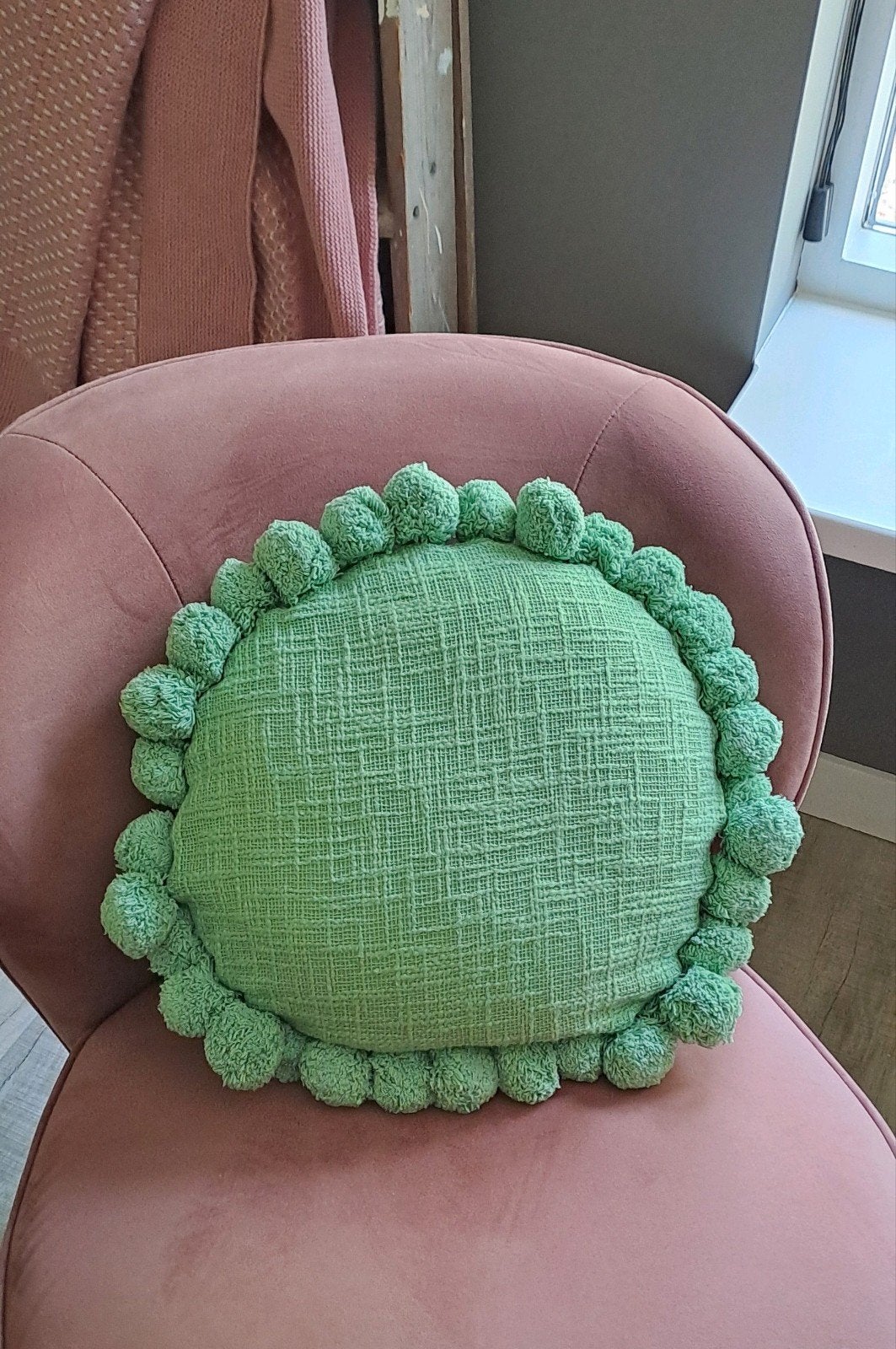 Leuk Sierkussen/Speelse Pompoms/Groen, Huis en Inrichting, Ophalen of Verzenden, Zo goed als nieuw, Groen, Rond