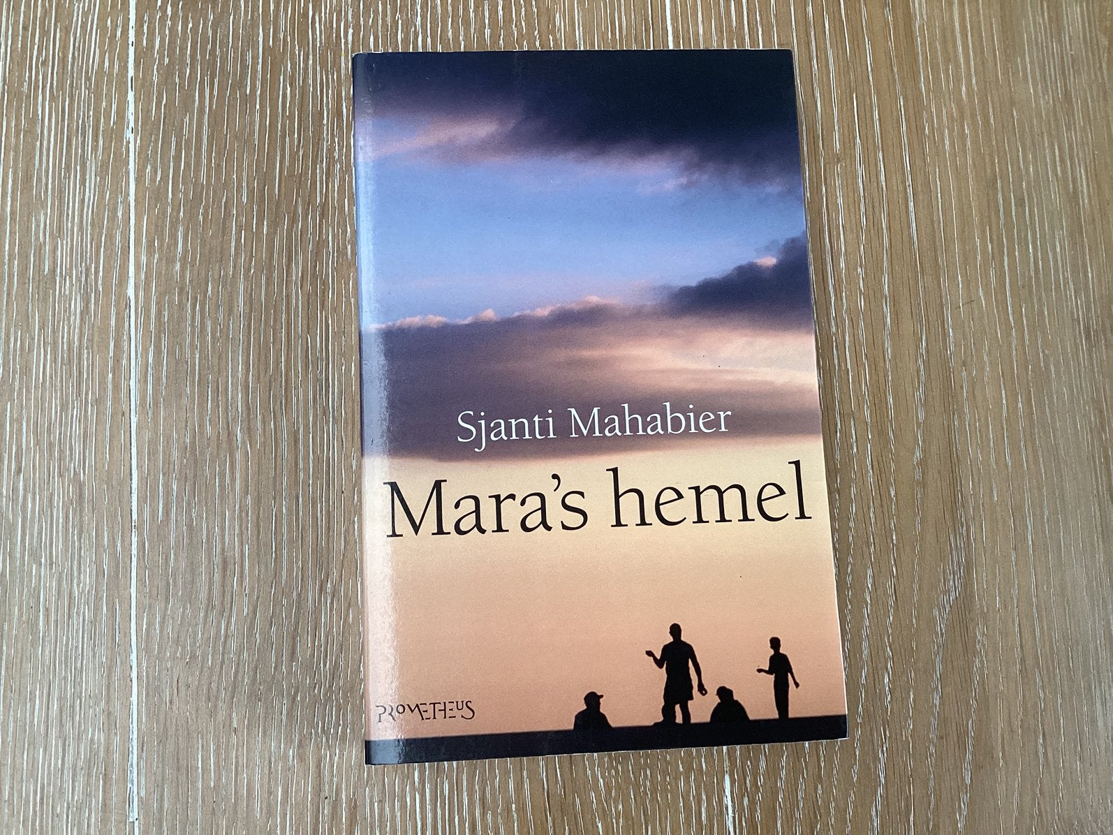 Mara’s hemel. Sjanti Mahabier, Ophalen of Verzenden, Zo goed als nieuw
