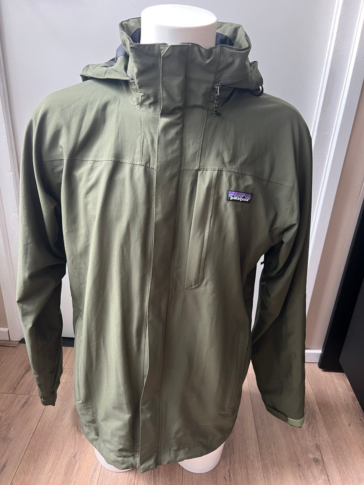 Patagonia jas zo goed als nieuw maat M khaki, Ophalen of Verzenden, Zo goed als nieuw, Maat 48/50 (M), Groen