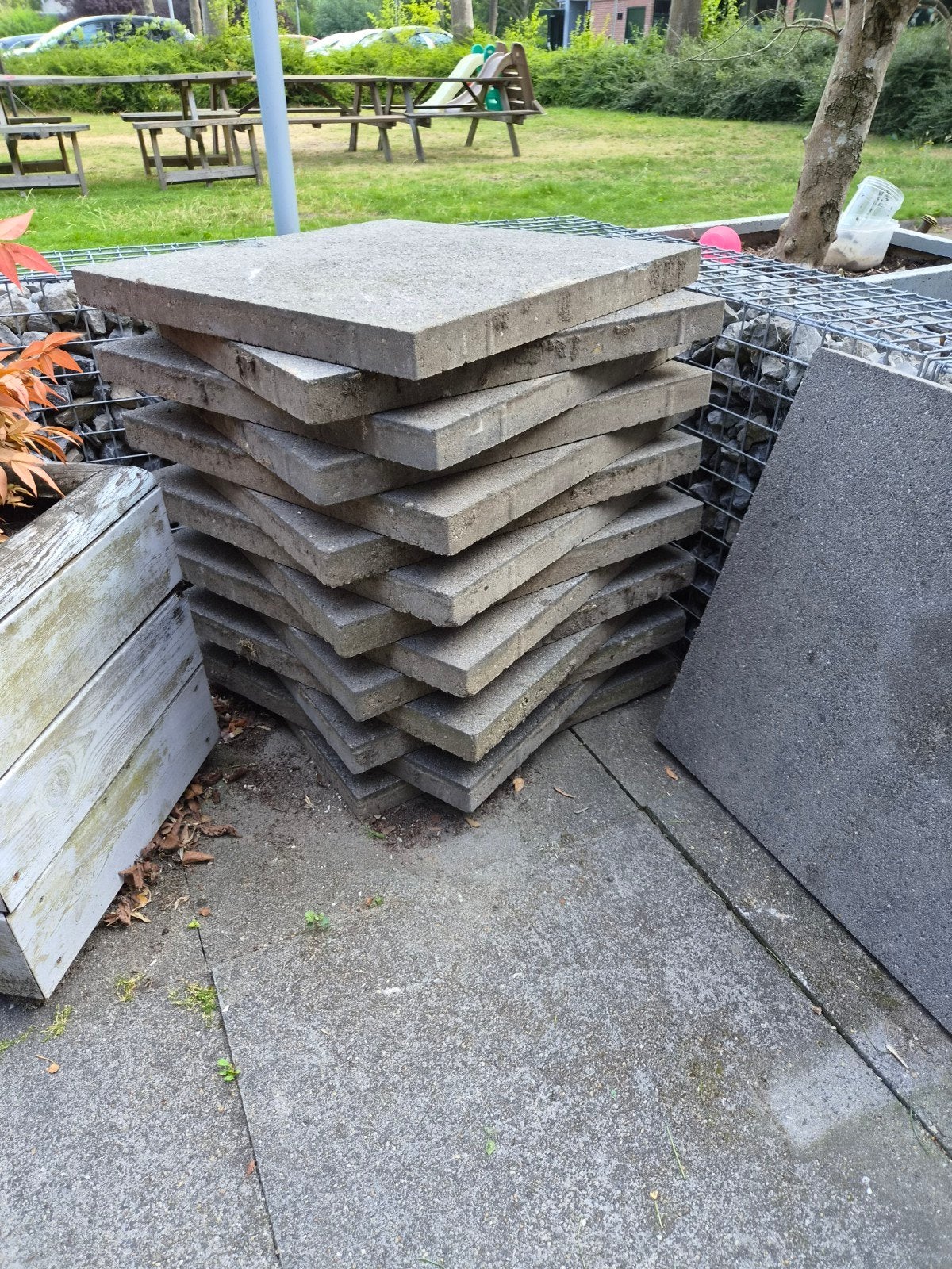 Gratis gebruikte betonnen terrastegels 60x60 cm, Ophalen, Gebruikt, 5 tot 10 m², Beton