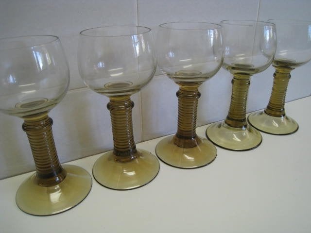 5 Mosel wijnglazen, op gele bredere voet, retro, prchtig !!, Antiek en Kunst, Ophalen of Verzenden
