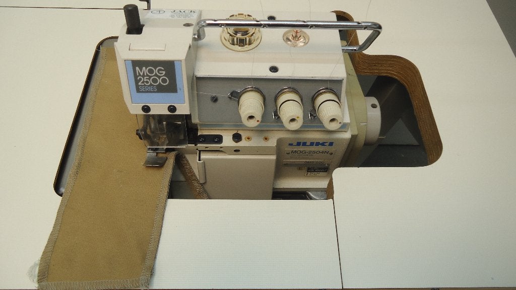 Industrie Naaimachine Juki 3 draads MOG-2504N, Hobby en Vrije tijd, Naaimachines en Toebehoren, Overige merken, Gebruikt, Ophalen of Verzenden