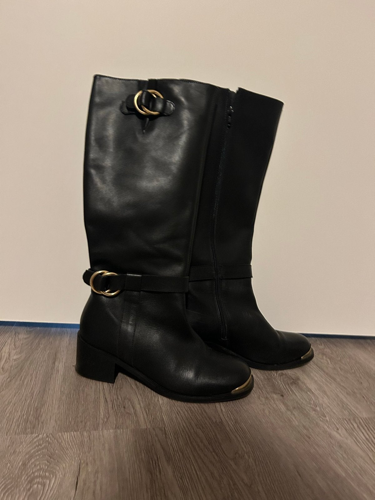 Zwarte hoge Esprit laarzen met gouden details, Kleding | Dames, Hoge laarzen, Zwart, Ophalen of Verzenden, Zo goed als nieuw