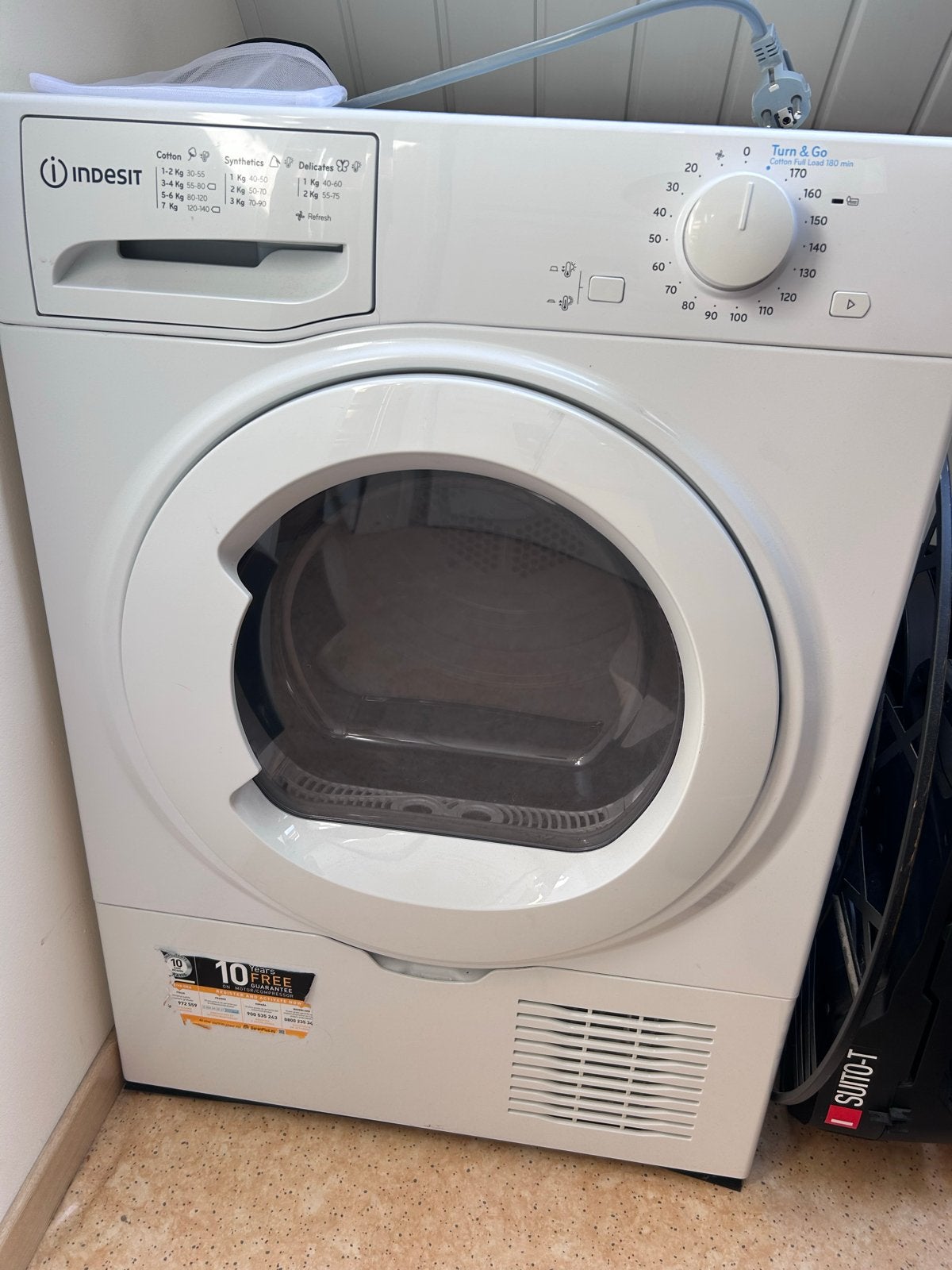Indesit Condensdroger met defect, 7 kg - Wit, Ophalen, 6 tot 8 kg, Gebruikt, Voorlader