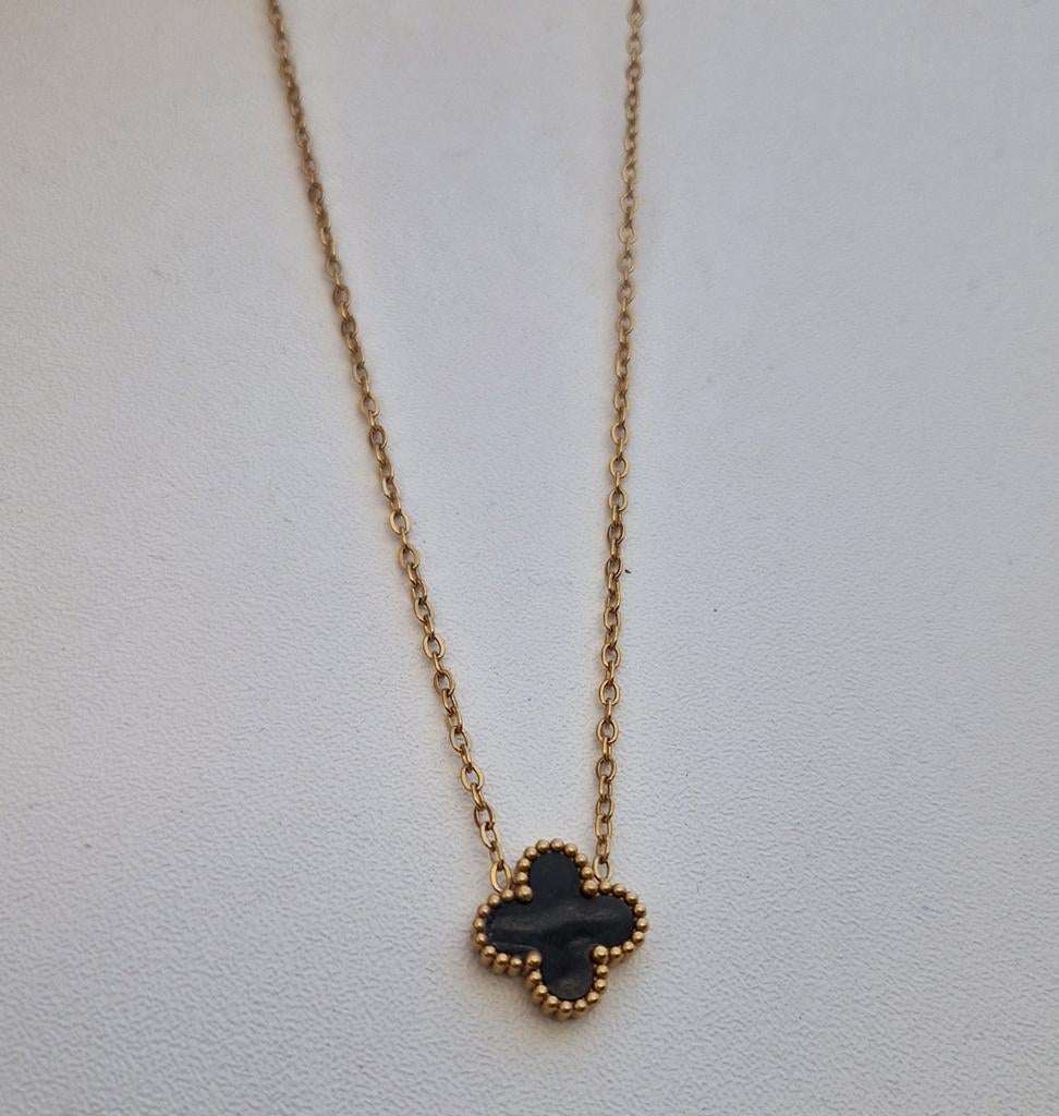 Goudkleurige ketting met zwarte klaver, Overige materialen, Verstelbaar, Ophalen of Verzenden, Zo goed als nieuw