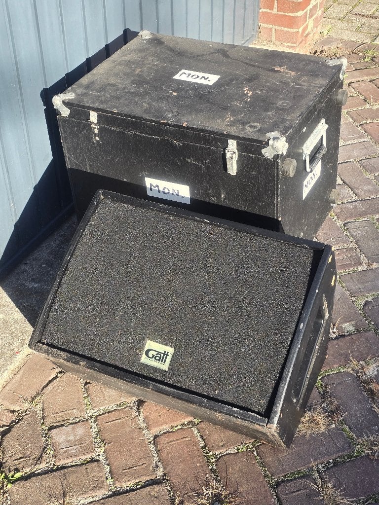 Monitor speaker actief met bijbehorende kist voor vervoer, Gebruikt, Overige typen, Ophalen, 150 watt of meer