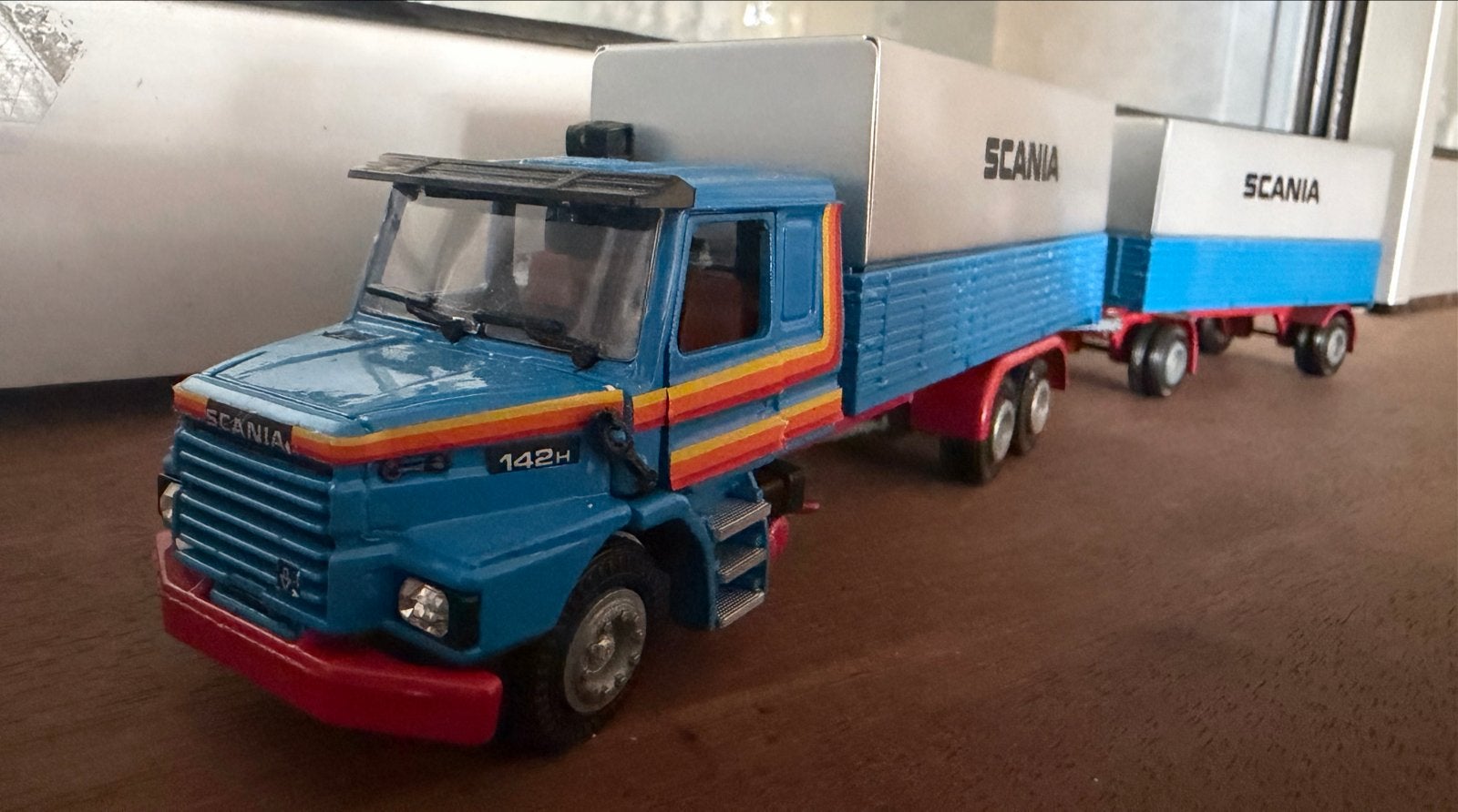 Scania T142H vrachtwagen met aanhanger in origine striping, Overige merken, Gebruikt, 1:32 tot 1:50, Ophalen of Verzenden