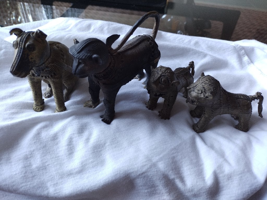4 bronzen benin figuurtjes, Antiek en Kunst, Afrika, Goud, Ophalen of Verzenden, 5 cm