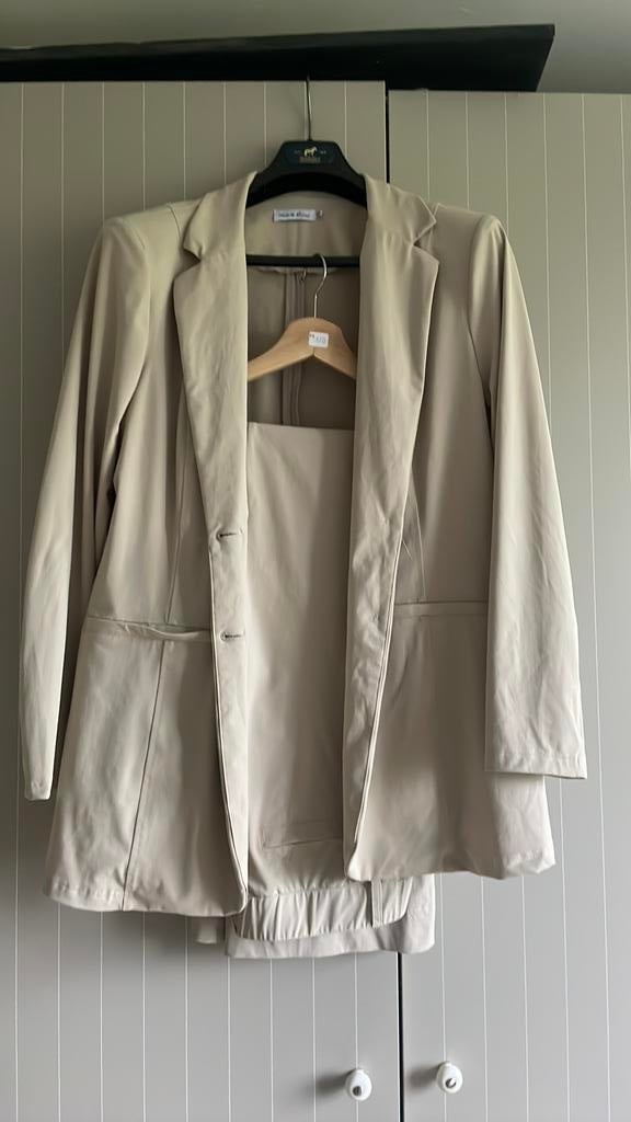 Nicolette Kluijver pak XL/ XXL  ecru beige, Ophalen of Verzenden, Nieuw, Maat 46/48 (XL) of groter, Beige