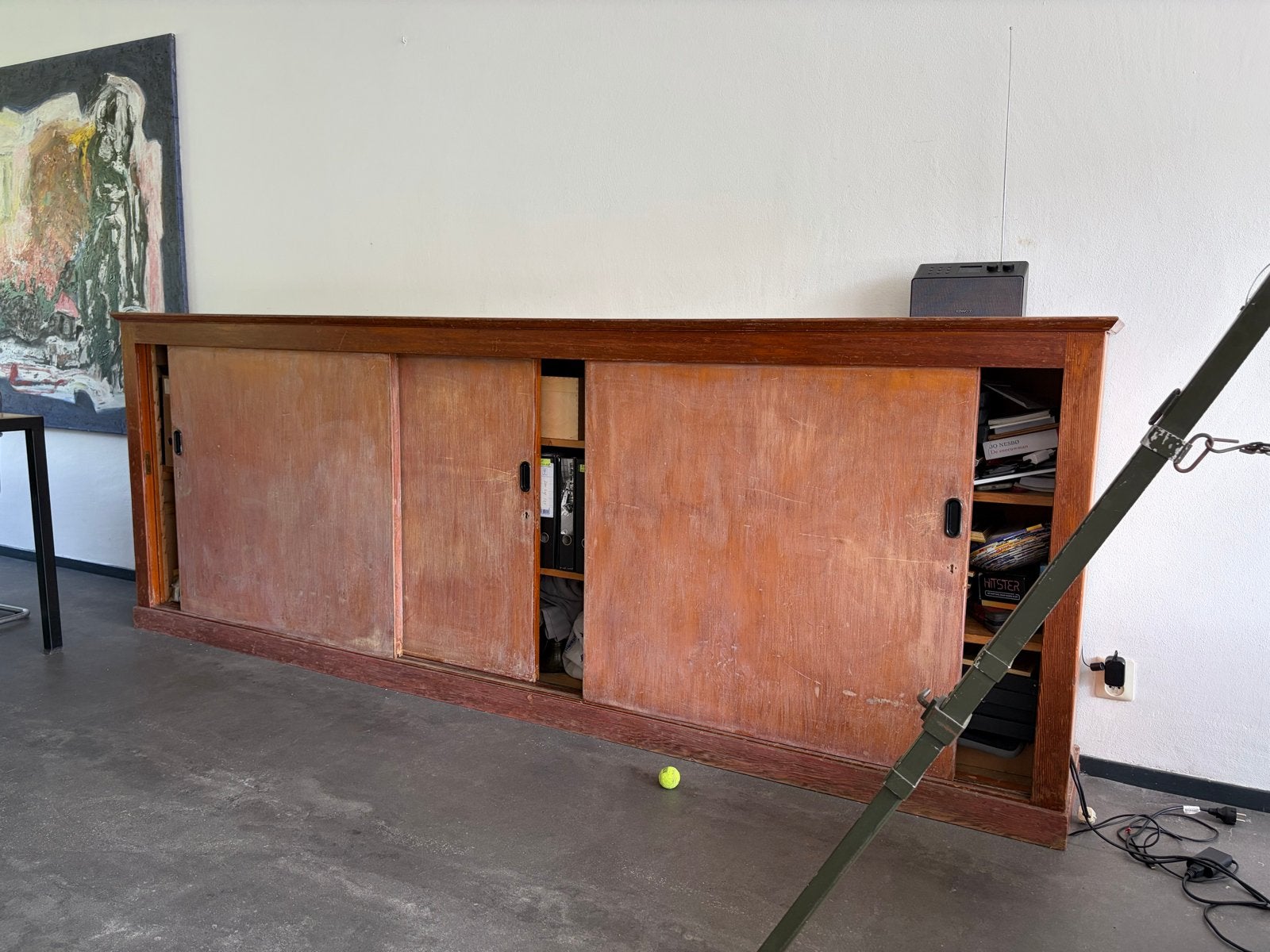 Vintage houten schoolkast dressoir met schuifdeuren, Ophalen of Verzenden