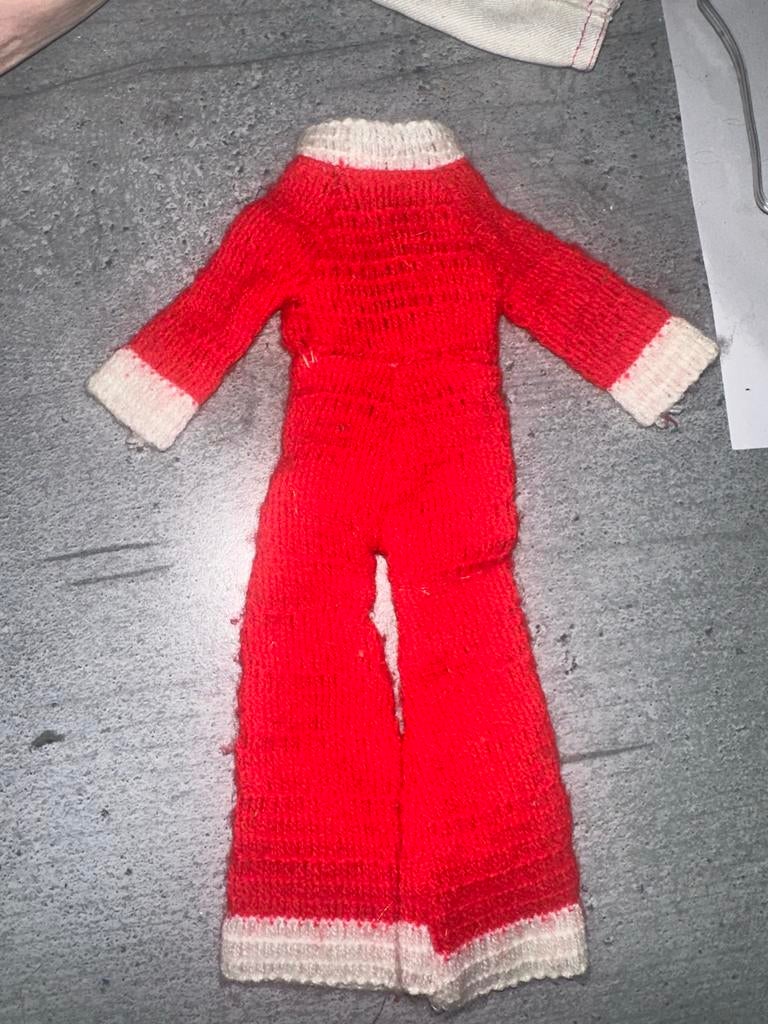 757 Vintage Barbie Onesie - Rood gebreid pakje, Ophalen of Verzenden, Zo goed als nieuw, Kleertjes
