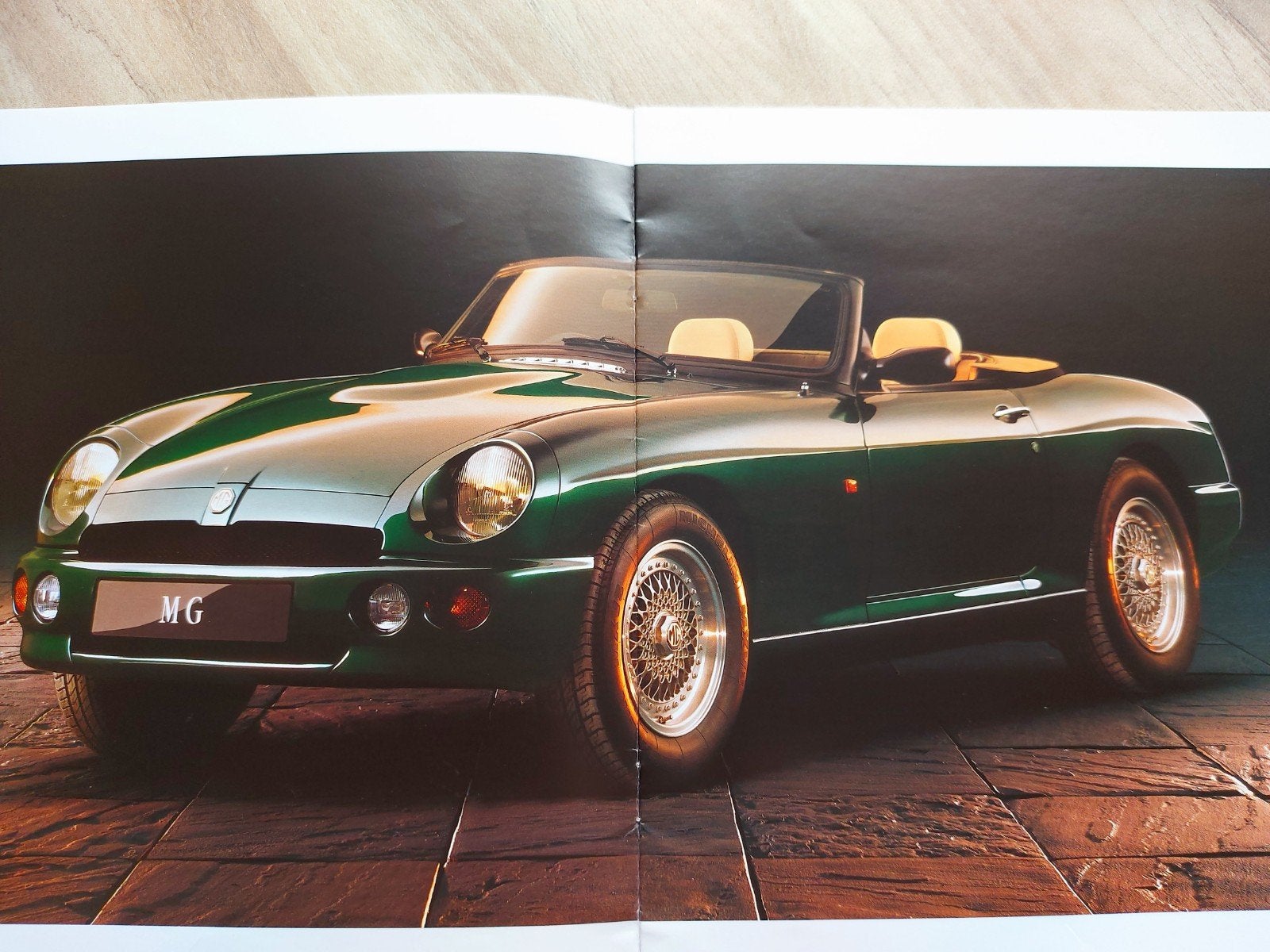 exclusieve MG RV8 folder Engelstalig 1994, Ophalen of Verzenden, Zo goed als nieuw, Overige merken