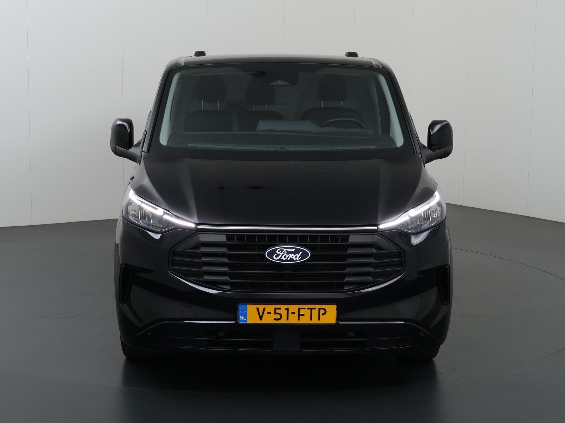 Ford Transit Custom 320 2.0 TDCI | 136 PK | LIMITED | L2 H1, Voorwielaandrijving, Gebruikt, Euro 6, 4 cilinders
