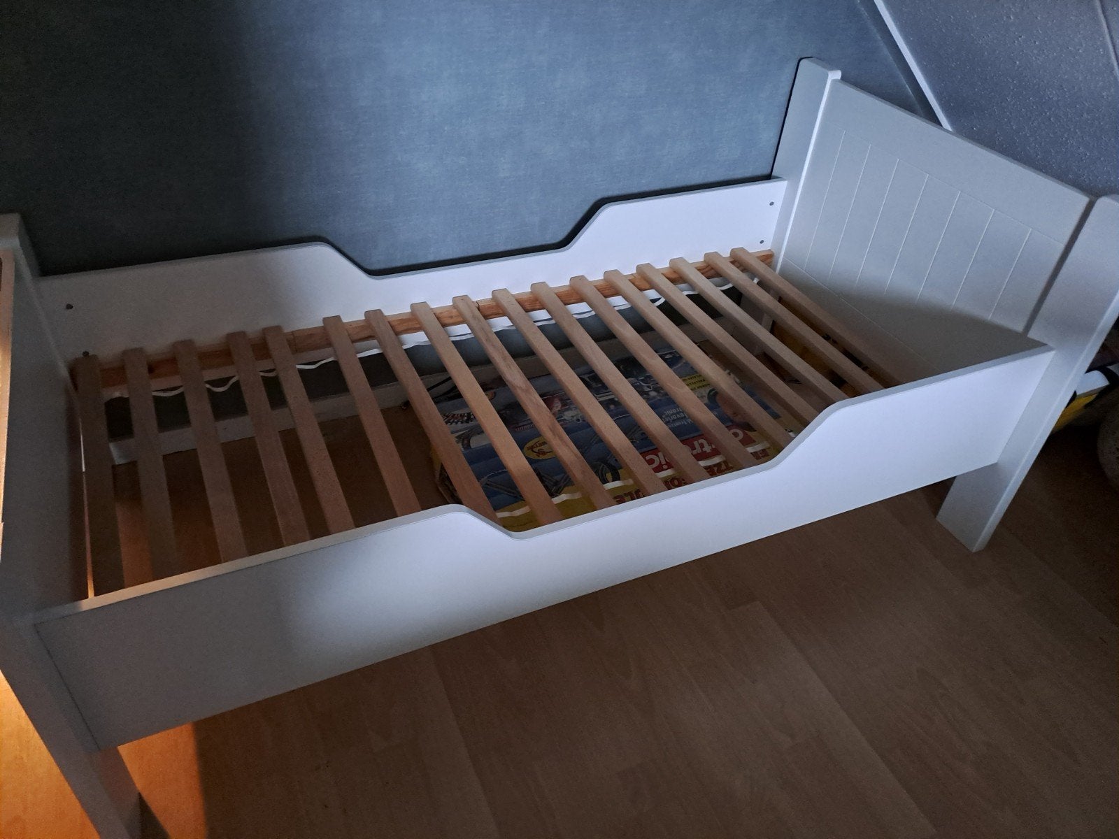 Wit kinderbed met lattenbodem, Ophalen, Gebruikt, 70 tot 85 cm, Lattenbodem