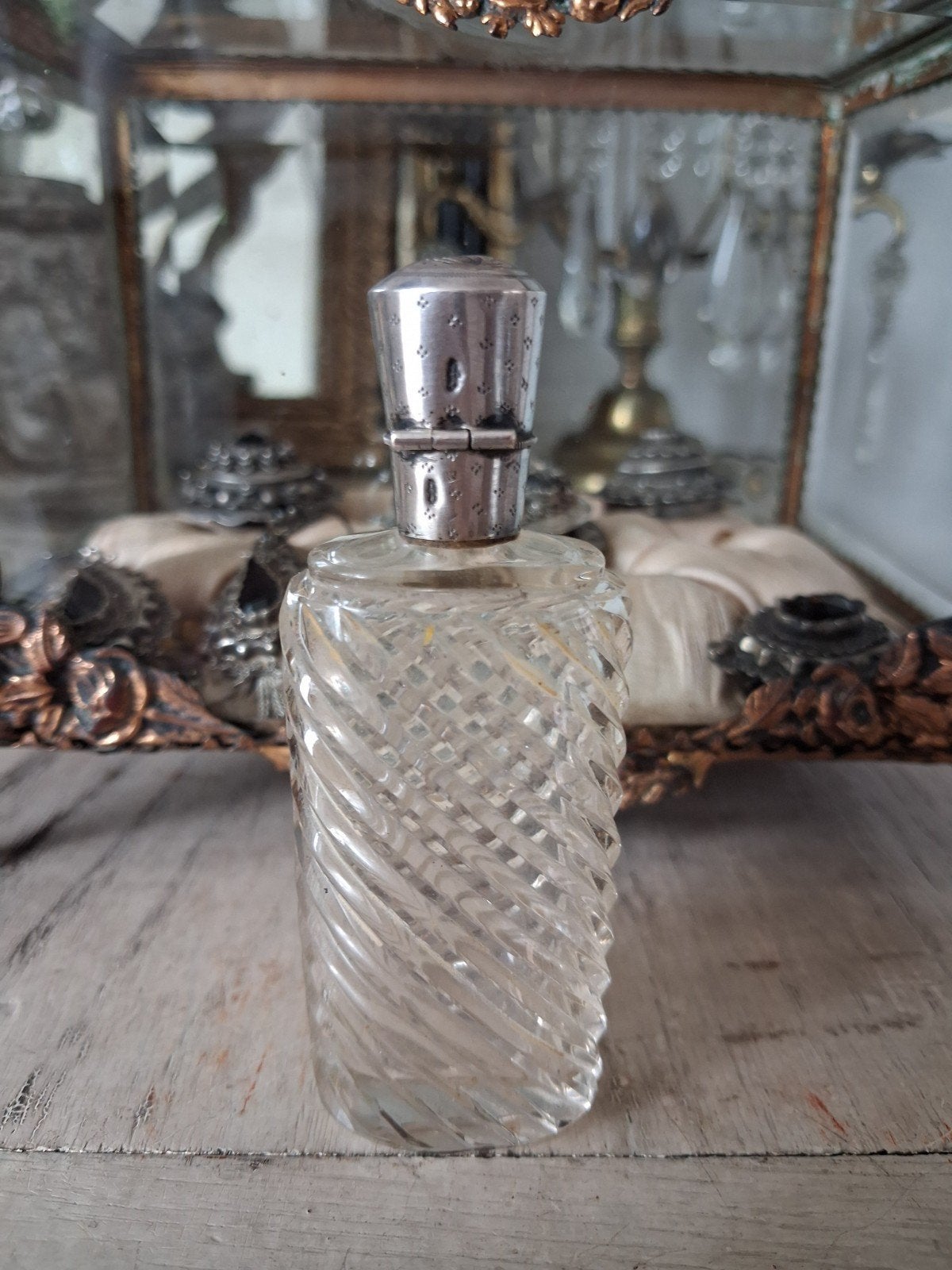 ANTIEK  .......  ZILVEREN  ...  PARFUMFLESJE., Ophalen of Verzenden