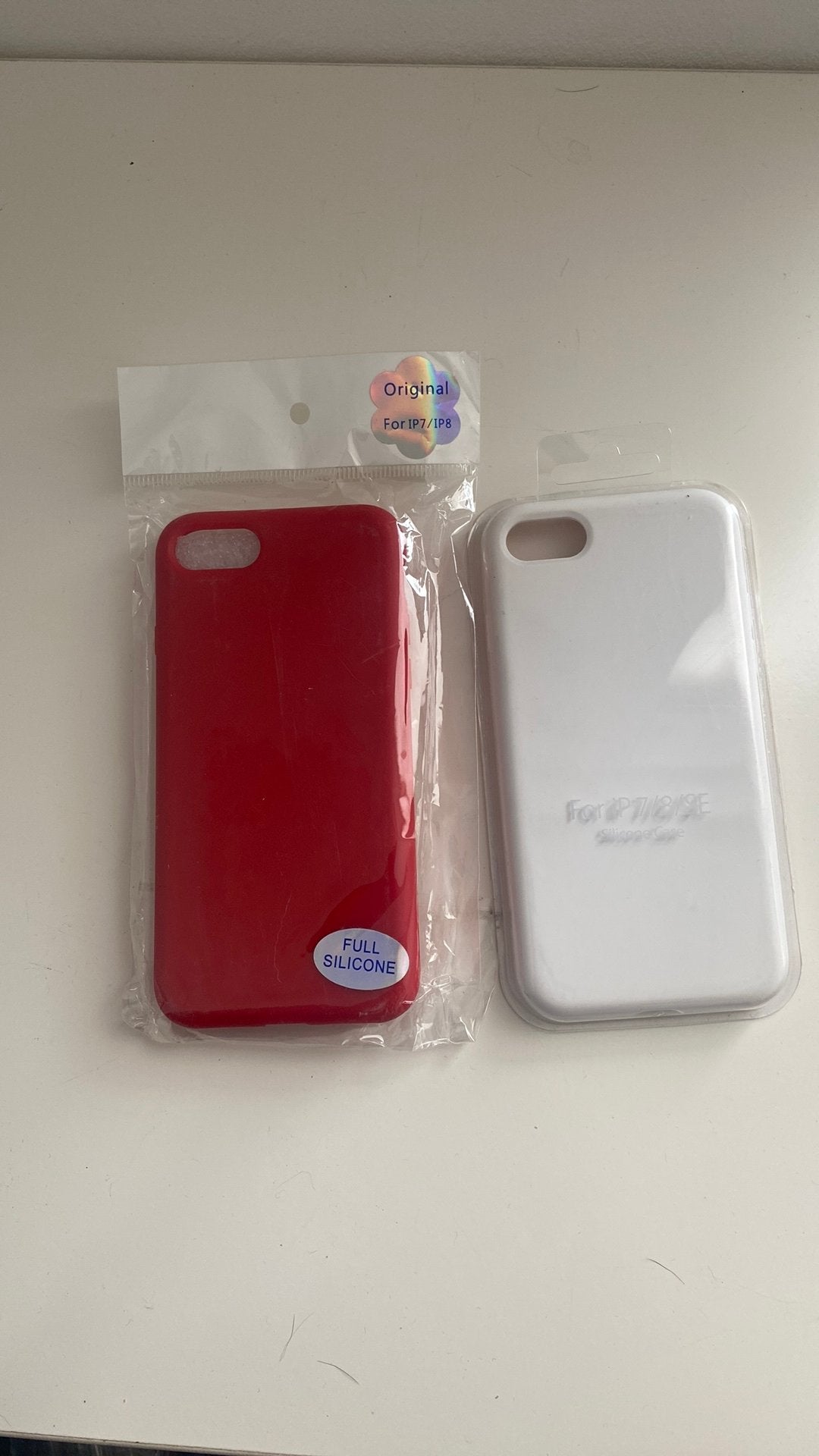 Siliconen hoesjes voor iPhone 7/8/SE (rood en wit), Telecommunicatie, Mobiele telefoons | Hoesjes en Frontjes | Apple iPhone, Ophalen